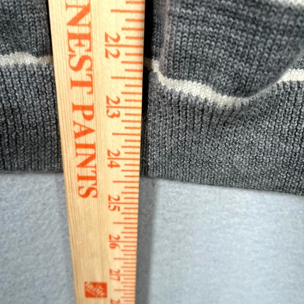 Express Design Studio‎ Sweater Vest Mens S Gray White Striped Tight Knit V Neck